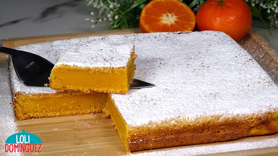 Delicioso postre de mandarina servido en un plato